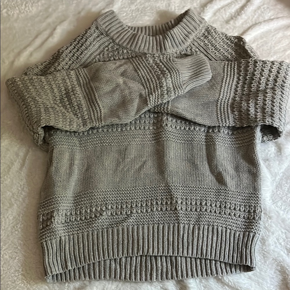 Universal Thread Chunky Gray Sweater